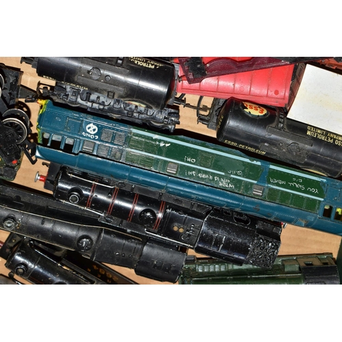 217 - A OO GAUGE LOCOMOTIVE AND TENDER BODY SCRAP YARD, assorted bodyshells to include Hornby Dublo, Bec a... 