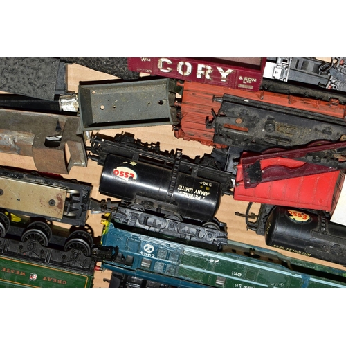 217 - A OO GAUGE LOCOMOTIVE AND TENDER BODY SCRAP YARD, assorted bodyshells to include Hornby Dublo, Bec a... 