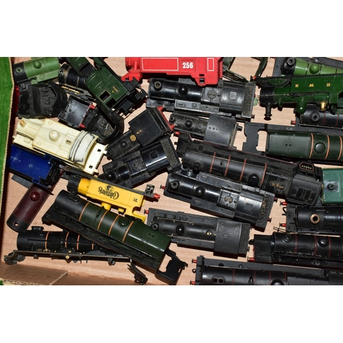 217 - A OO GAUGE LOCOMOTIVE AND TENDER BODY SCRAP YARD, assorted bodyshells to include Hornby Dublo, Bec a... 