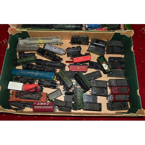 217 - A OO GAUGE LOCOMOTIVE AND TENDER BODY SCRAP YARD, assorted bodyshells to include Hornby Dublo, Bec a... 