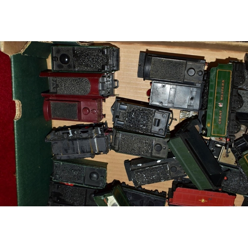 217 - A OO GAUGE LOCOMOTIVE AND TENDER BODY SCRAP YARD, assorted bodyshells to include Hornby Dublo, Bec a... 