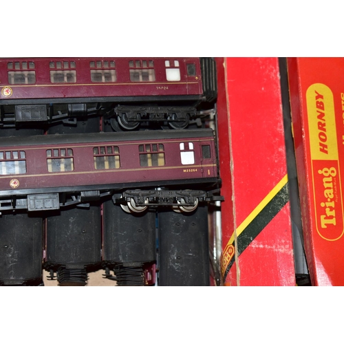 219 - A QUANTITY OF MAINLY UNBOXED OO GAUGE COACHING STOCK, Tri-ang, Tri-ang Hornby, Hornby and Lima, majo... 