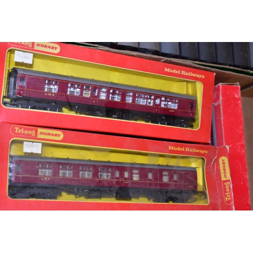 219 - A QUANTITY OF MAINLY UNBOXED OO GAUGE COACHING STOCK, Tri-ang, Tri-ang Hornby, Hornby and Lima, majo... 