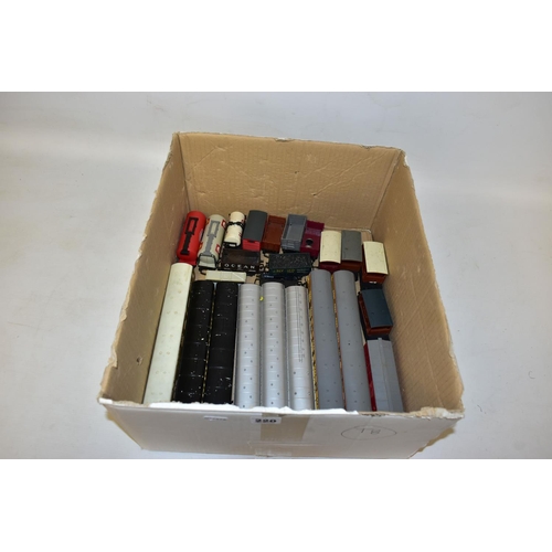 220 - A QUANTITY OF UNBOXED AND ASSORTED OO GAUGE MODEL RAILWAY ROLLING STOCK AND BOXED AND UNBOXED LINESI... 