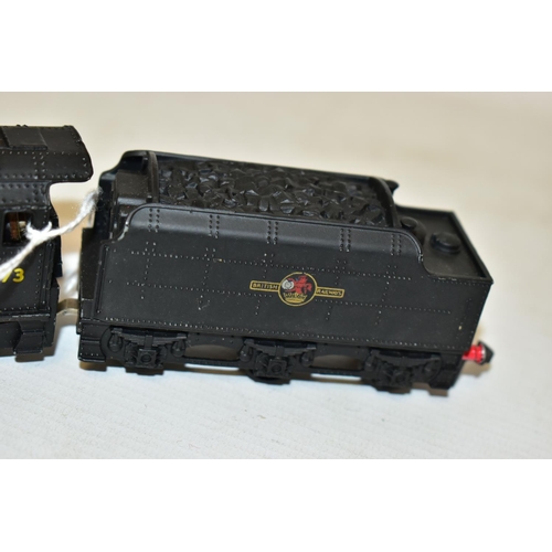 229 - A BOXED HORNBY DUBLO CLASS 8F LOCOMOTIVE AND TENDER, No.48073, B.R. lined black livery (2224), appea... 