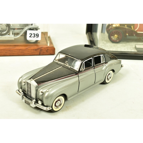 239 - THREE UNBOXED FRANKLIN MINT DIECAST MODELS, 1/24 scale, 1907 Rolls-Royce Silver Ghost, with swing ta... 