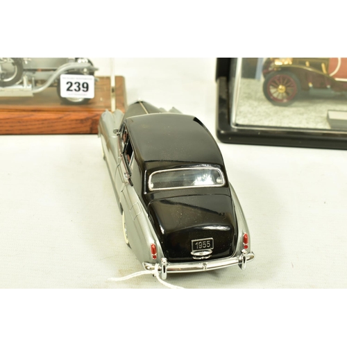 239 - THREE UNBOXED FRANKLIN MINT DIECAST MODELS, 1/24 scale, 1907 Rolls-Royce Silver Ghost, with swing ta... 