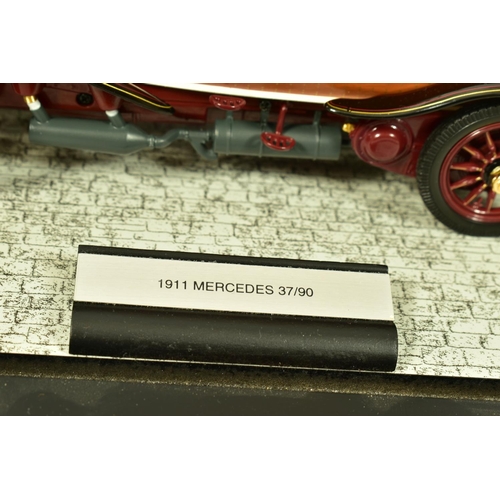 239 - THREE UNBOXED FRANKLIN MINT DIECAST MODELS, 1/24 scale, 1907 Rolls-Royce Silver Ghost, with swing ta... 