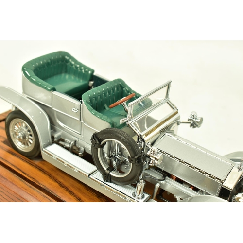 239 - THREE UNBOXED FRANKLIN MINT DIECAST MODELS, 1/24 scale, 1907 Rolls-Royce Silver Ghost, with swing ta... 