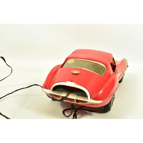 240 - AN UNBOXED TOPPER TOYS JOHNNY SPEED GIANT SIZE RACING CAR, 1960's plastic battery operated Jaguar E ... 