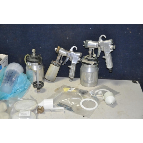 1283 - A FUJI Q3 HIGH VOLUME LOW PRESSURE PAINT SPRAYER with two guns, pipework, mixing cups, a Gersons res... 