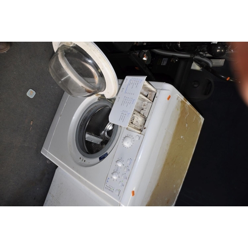 AN INDESIT IWC 6125 WASHING MACHINE width 60cm (PAT pass and powers up ...