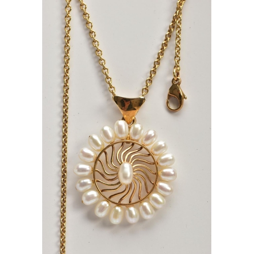 10 - AN 18CT GOLD CULTURED PEARL NECKLACE, an open work yellow gold wheel design pendant, set with ninete... 