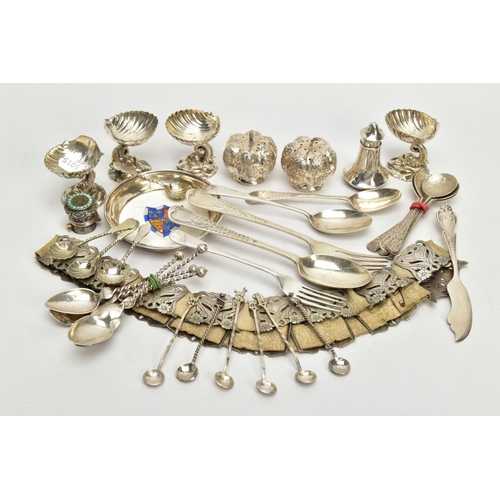 171 - AN ASSORTMENT OF SILVER CUTLERY AND WHITE METAL ITEMS, to include an old English bright cut matching... 