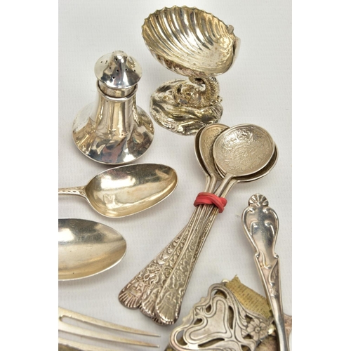 171 - AN ASSORTMENT OF SILVER CUTLERY AND WHITE METAL ITEMS, to include an old English bright cut matching... 