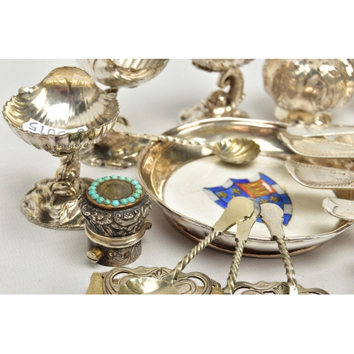 171 - AN ASSORTMENT OF SILVER CUTLERY AND WHITE METAL ITEMS, to include an old English bright cut matching... 