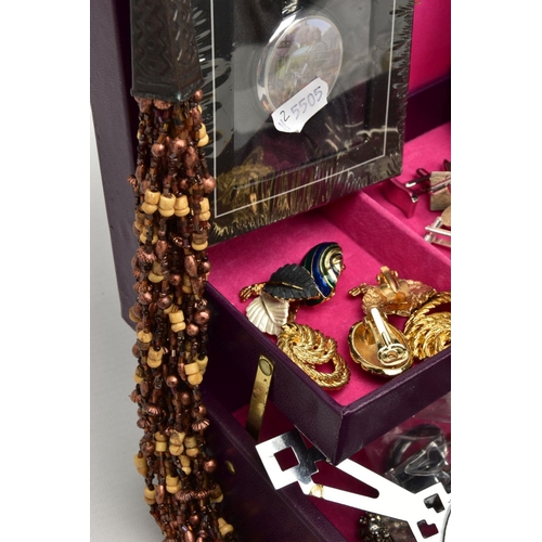 175 - A JEWELLERY BOX OF ASSORTED COSTUME JEWELLERY, to include a selection of clip on earrings, brooches,... 