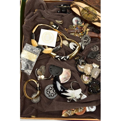 183 - TWO BOXES OF COSTUME JEWELLERY AND OTHER ITEMS, to include various early to mid-20th century paste s... 