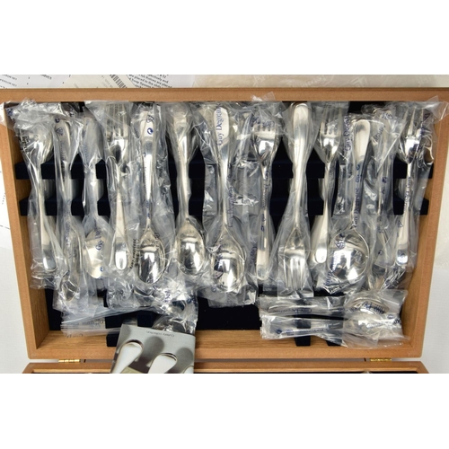 189 - A COMPLETE 'GUY DEGRENNE' CANTEEN, eighty-four piece stainless steel setting for eight people, compl... 