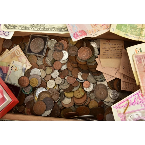 236 - A WOODEN BOX OF ASSORTED COINS AND BANKNOTES, to include a pouch with a variety of USA banknotes, ot... 