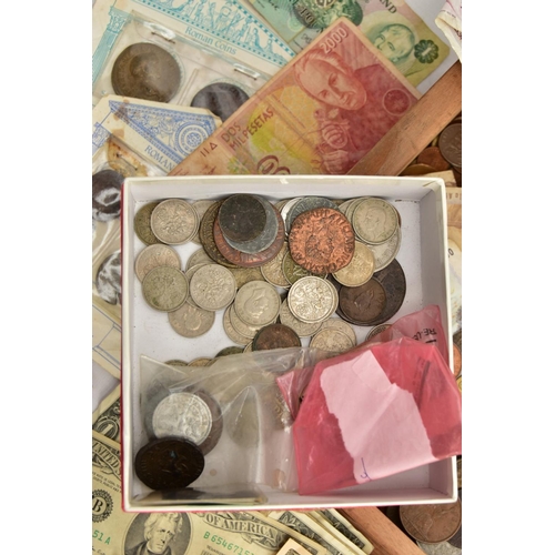 236 - A WOODEN BOX OF ASSORTED COINS AND BANKNOTES, to include a pouch with a variety of USA banknotes, ot... 