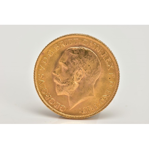 38 - AN EARLY 20TH CENTURY FULL SOVERIEGN COIN, depicting George V, dated 1915, gross weight 8.0 grams