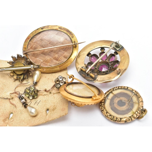 4 - A 19TH CENTURY GOLD MOURNING BROOCH AND ASSORTED JEWELLERY, a circular Etruscan style brooch, detail... 