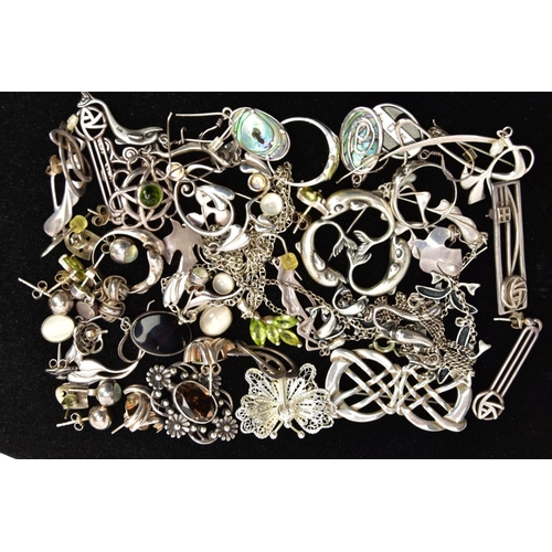 45 - A BAG OF ASSORTED SILVER AND WHITE METAL JEWELLERY, to include a Celtic style openwork brooch, hallm... 