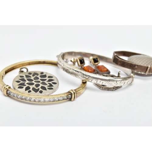 87 - A BAG OF ASSORTED SILVER AND WHITE METAL JEWELLERY, to include a silver hinged bangle, hallmarked Bi... 