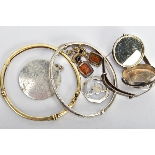 87 - A BAG OF ASSORTED SILVER AND WHITE METAL JEWELLERY, to include a silver hinged bangle, hallmarked Bi... 