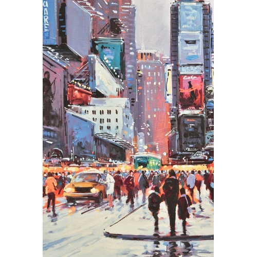 409 - HENDERSON CISZ (BRAZIL 1960) 'TIMES SQUARE AT TWILIGHT', a signed limited edition print of an Americ... 