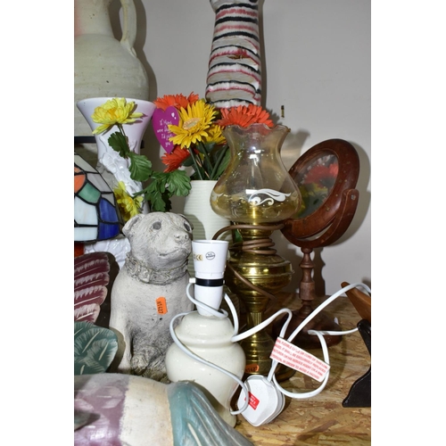 433 - A GROUP OF VASES, LAMPS AND DECORATIVE HOMEWARES, to include seven table lamps, an oil lamp in need ... 