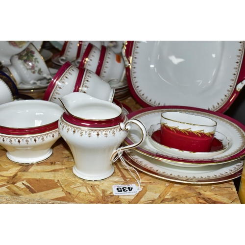 435 - A TWENTY TWO PIECE AYNSLEY DURHAM TEA SET AND OTHER AYNSLEY WARES, Durham 1646 tea set comprises a c... 