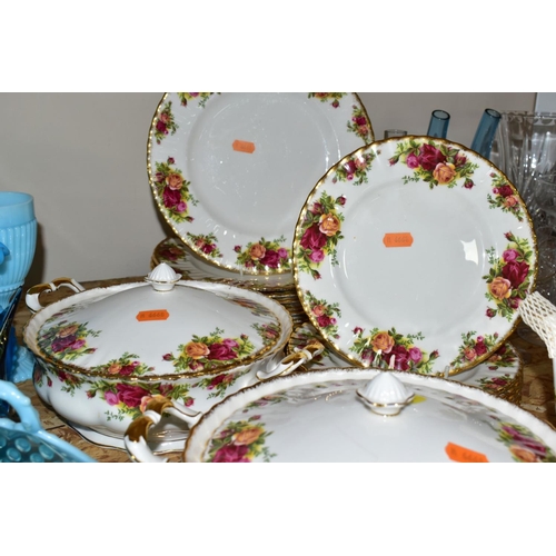 451 - A THIRTY SIX PIECE ROYAL ALBERT OLD COUNTRY ROSES PART DINNER SERVICE, comprising a teapot (chip to ... 