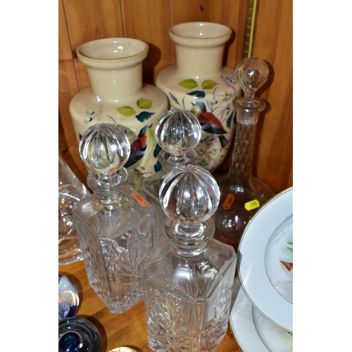 458 - A SMALL QUANTITY OF LATE 19TH AND 20TH CENTURY GLASSWARE AND CERAMICS, to comprising a late Victoria... 