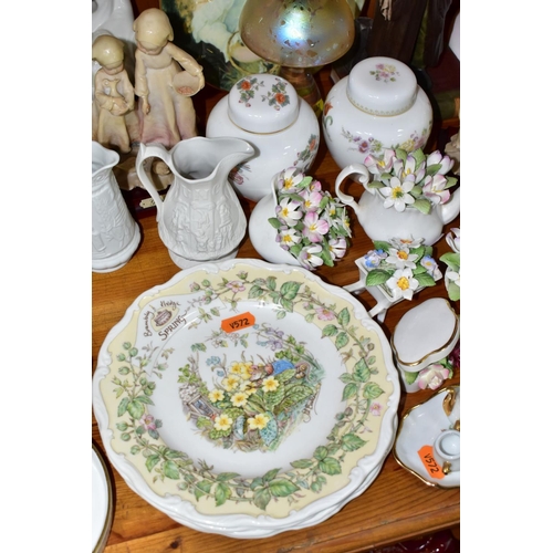 461 - A GROUP OF DECORATIVE GIFTWARE CERAMICS, RESIN FIGURES, ETC including an Aynsley Dickens Series 'Fag... 