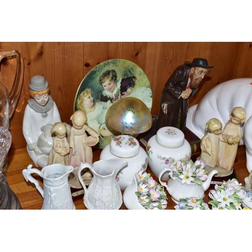 461 - A GROUP OF DECORATIVE GIFTWARE CERAMICS, RESIN FIGURES, ETC including an Aynsley Dickens Series 'Fag... 