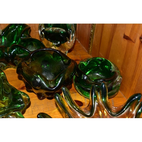 463 - SIX MURANO STYLE COLOURED GLASS BOWLS AND A PRESS MOULDED GREEN GLASS BOWL, including a red, orange ... 