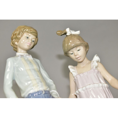 466 - A LLADRO FIGURE GROUP 'ONE, TWO, THREE' NO.5426, sculpted by Jose Roig, issued 1987, printed, impres... 