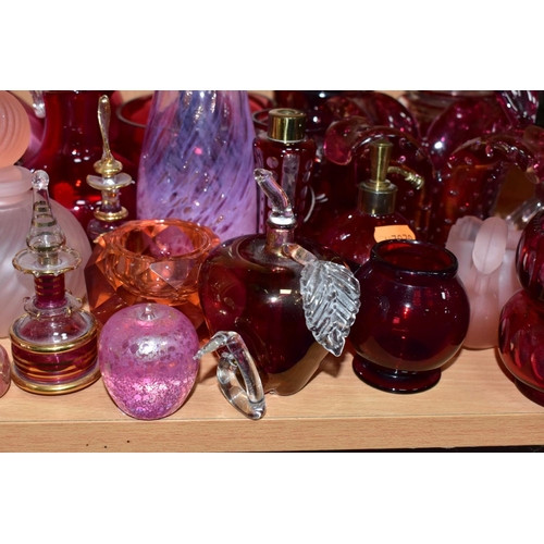 507 - A COLLECTION OF 19TH AND 20TH CENTURY COLOURED GLASSWARE, MOSTLY CRANBERRY AND RUBY, includes a case... 