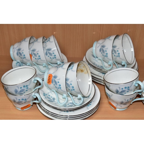 528 - AN AYNSLEY 'LAS PALMAS' PATTERN FORTY EIGHT PIECE TEA SET, comprising a tea pot and replacement lid,... 