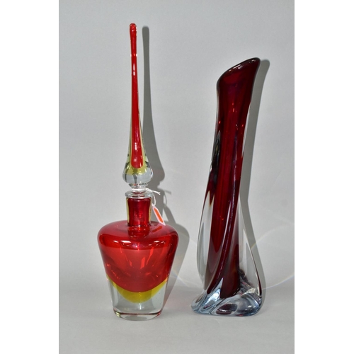 530 - TWO PIECES OF LATE 20TH CENTURY MURANO STYLE CASED GLASSWARE, comprising a large perfume bottle with... 