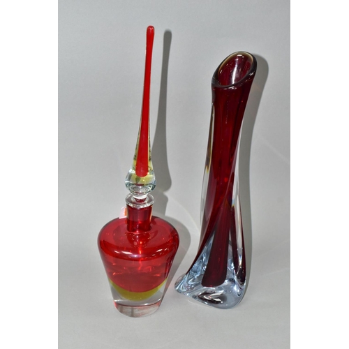 530 - TWO PIECES OF LATE 20TH CENTURY MURANO STYLE CASED GLASSWARE, comprising a large perfume bottle with... 