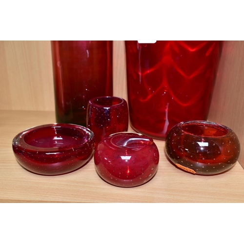 533 - SIX PIECES OF LATE 20TH CENTURY RUBY COLOURED DECORATIVE GLASSWARE, comprising a Whitefriars conical... 