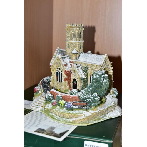 557 - EIGHTEEN BOXED CHRISTMAS THEMED LILLIPUT LANE SCULPTURES, comprising sixteen Christmas Annual Orname... 