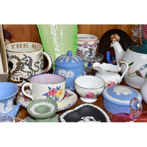 566 - A BOXED CORONATION CHILDREN'S TEA SET, CERAMICS AND GLASSWARES, to include an Einco 1953 Coronation ... 