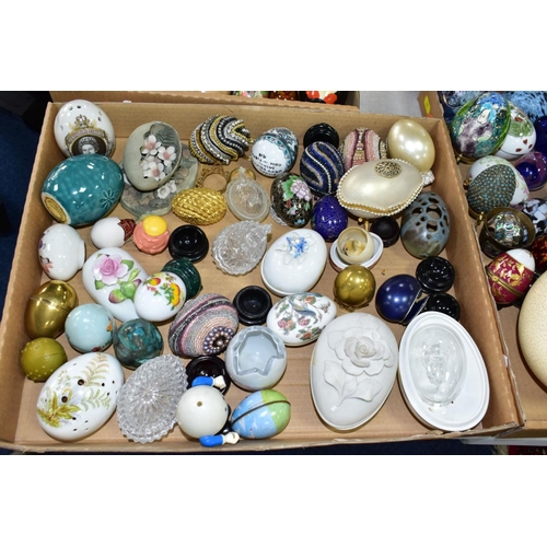 620 - FOUR BOXES OF DECORATIVE EGG ORNAMENTS, approximately one hundred and forty eggs to include polished... 