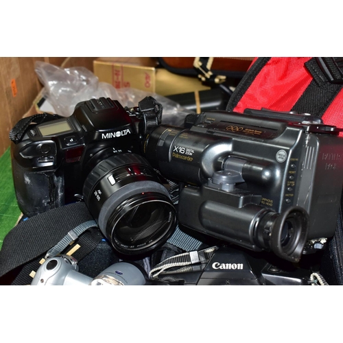 621 - TWO BOXES AND LOOSE CAMERAS AND PHOTOGRAPHIC EQUIPMENT, to include a Canon EOS RT 35mm SLR with f3.5... 