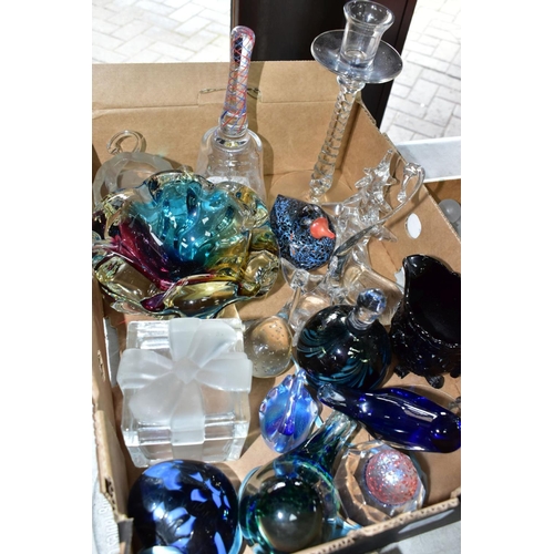 625 - FIVE BOXES OF DECORATIVE GLASSWARES, to include a box of marbles, lampwork creatures, a classical fi... 