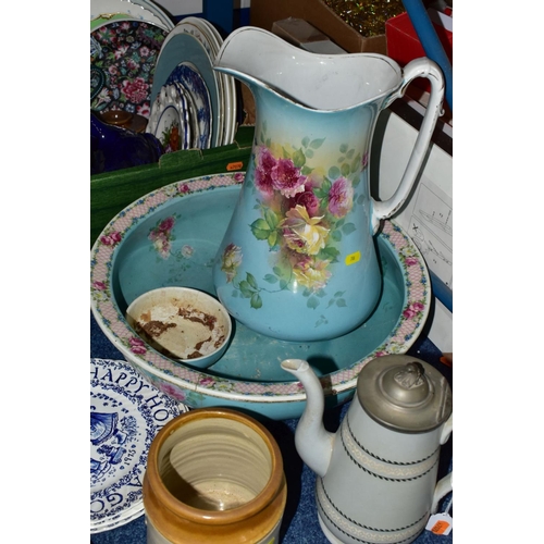 708 - THREE BOXES AND LOOSE TEA AND DINNER WARES ETC, to include Woods Ivory 'Shirley' tea wares, together... 